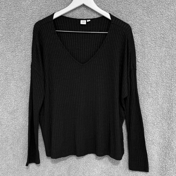 GAP Relaxed Ribbed V-Neck Long Sleeve T-Shirt - Picture 5 of 8